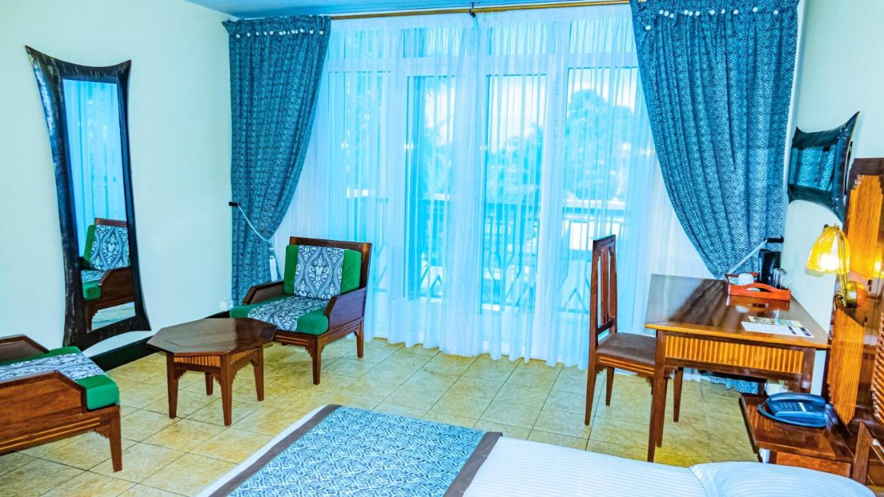 Le Grand Hotel Diego Antsiranana Ngoại thất bức ảnh