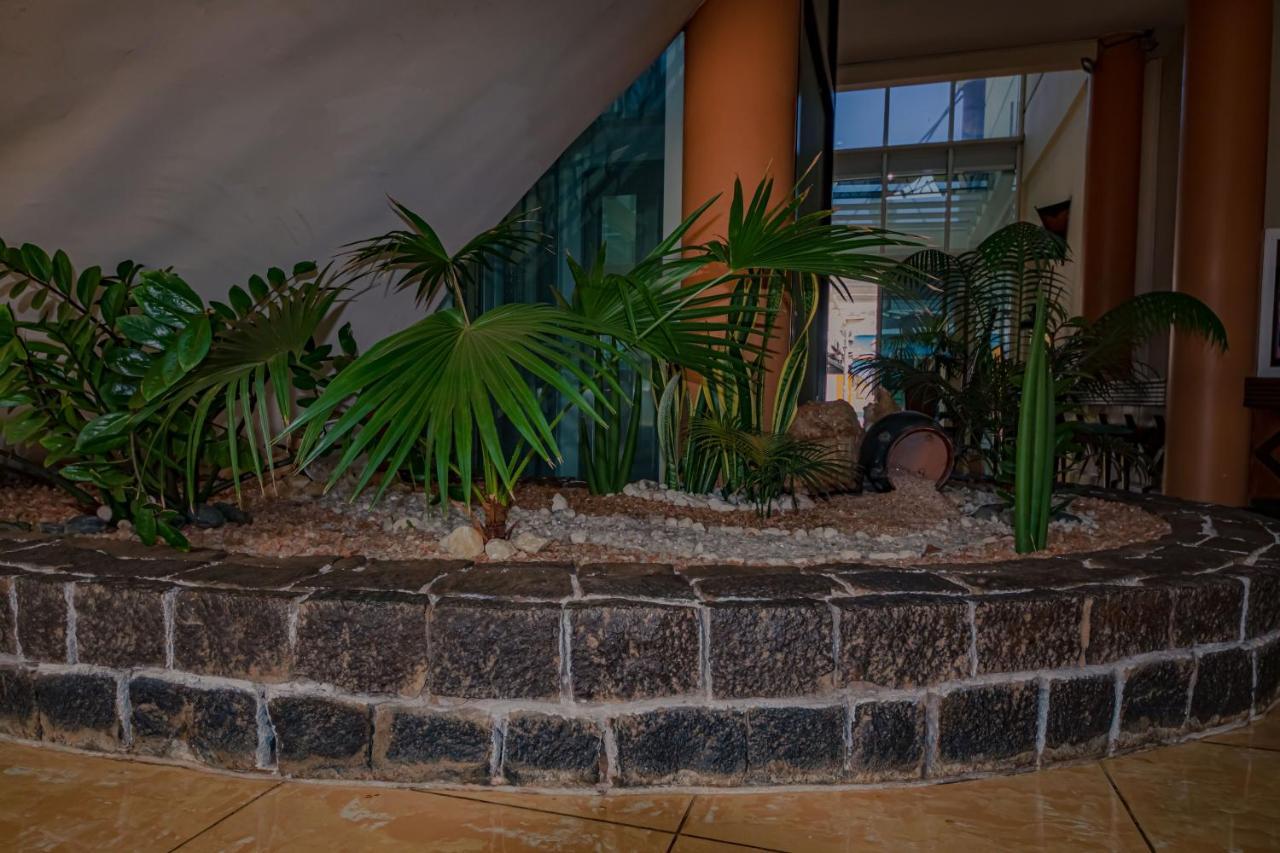 Le Grand Hotel Diego Antsiranana Ngoại thất bức ảnh