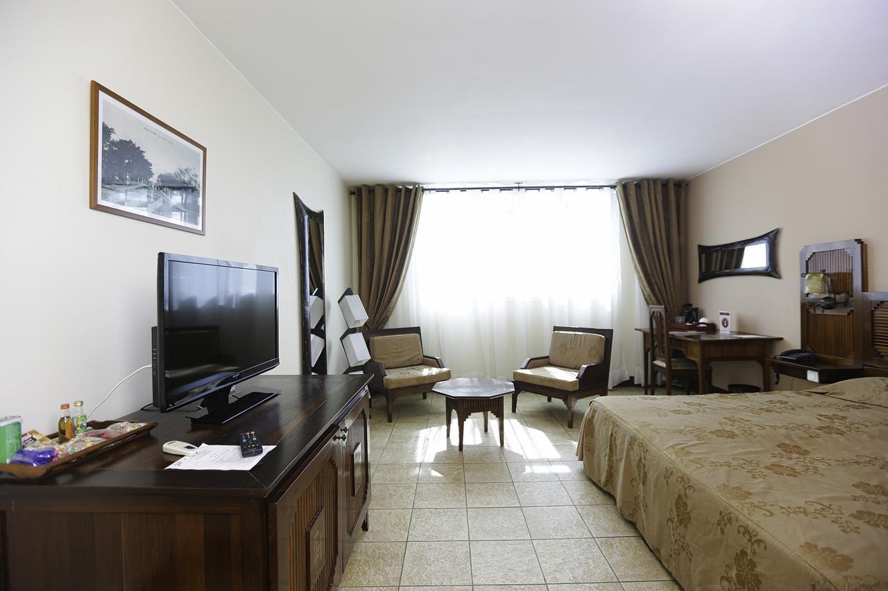 Le Grand Hotel Diego Antsiranana Ngoại thất bức ảnh