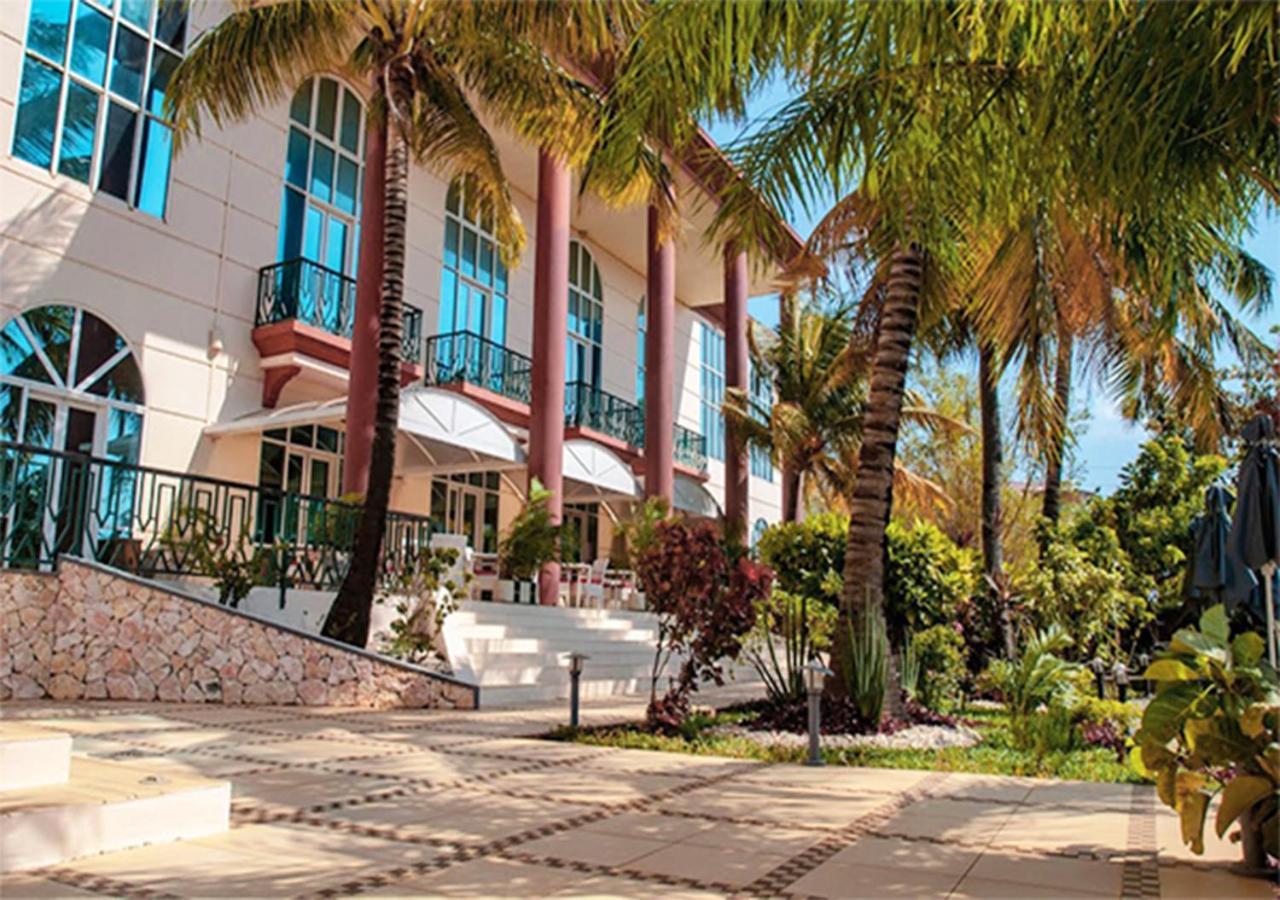 Le Grand Hotel Diego Antsiranana Ngoại thất bức ảnh