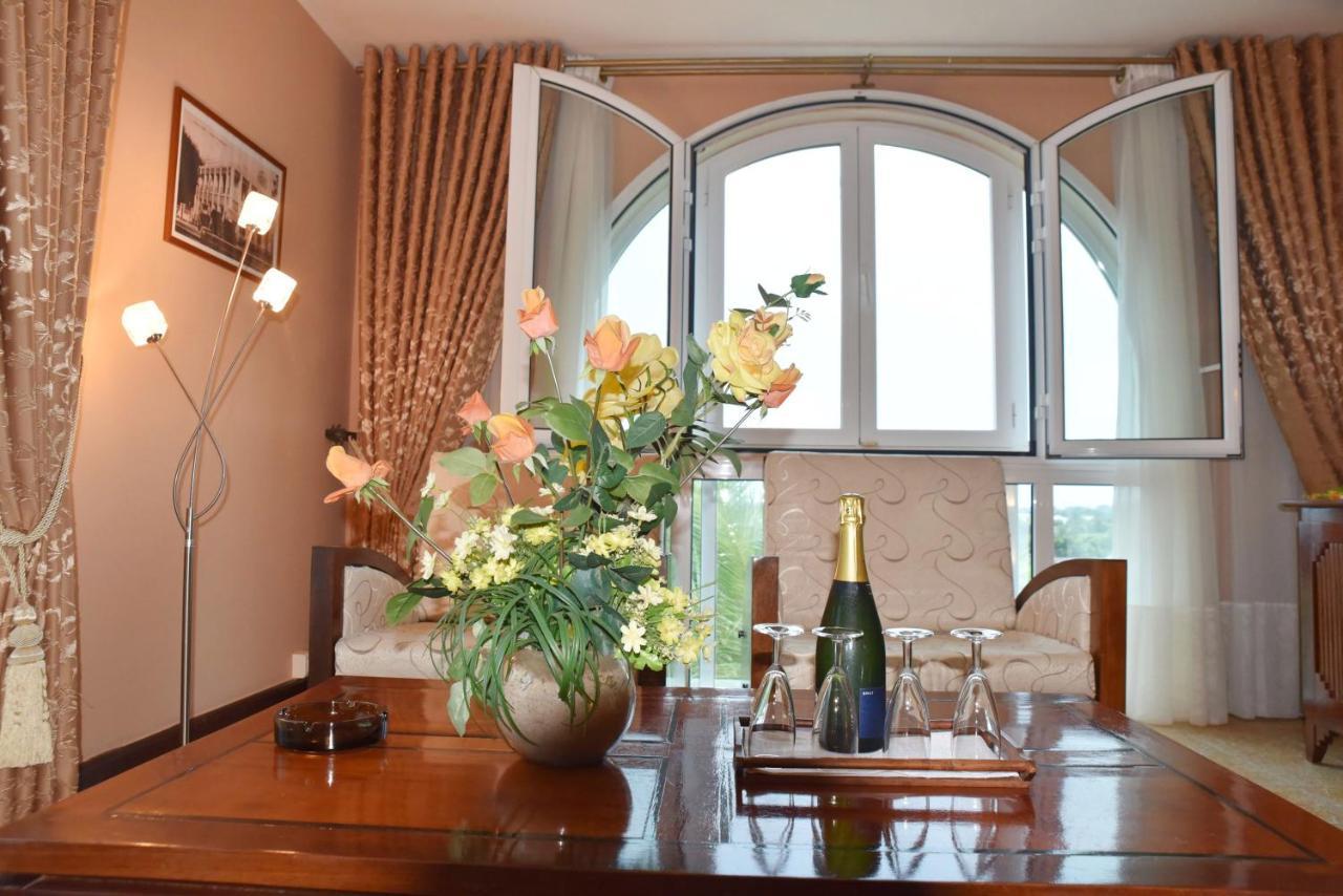 Le Grand Hotel Diego Antsiranana Ngoại thất bức ảnh